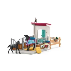 BOX POUR CHEVAL AVEC JUMENT ET POULAIN