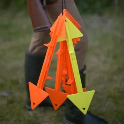 PAIRE DE PIQUETS DE BATTUE